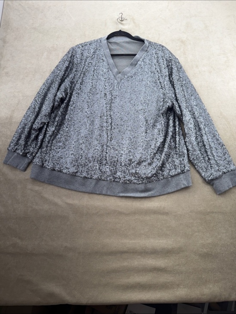 Source Unknown Silver Sequin V-Neck Pullover